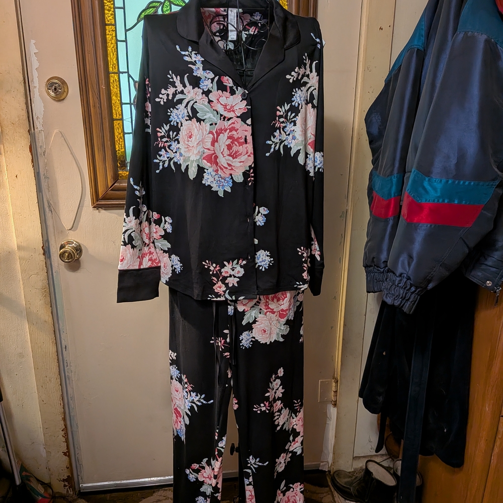 Flora Nikrooz Elegant PJ Set